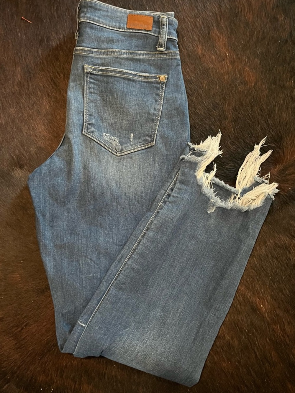 Judy Blues distressed skinny jeans raw hem size 5/27